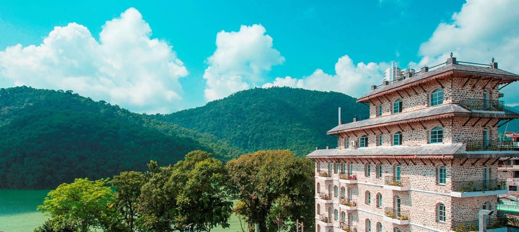 פוקהרה Glacier Hotel & Spa מראה חיצוני תמונה